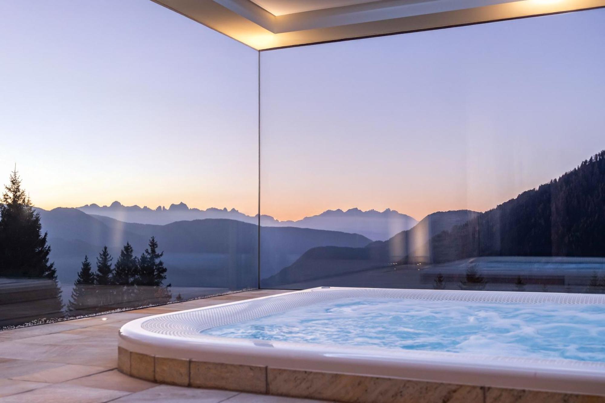 Terra - The Magic Place Relais & Chateaux Sarentino エクステリア 写真